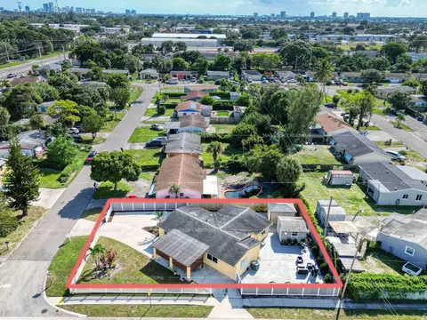 5713 Briarwood St, Mangonia Park, FL 33407