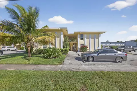 727 Hummingbird Way #6, North Palm Beach, FL 33408