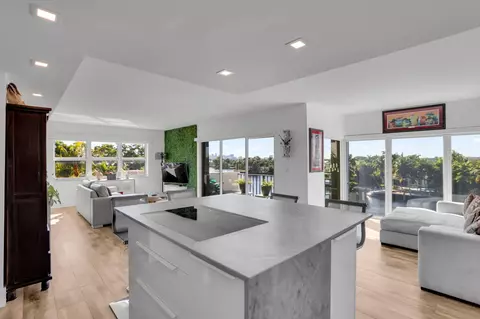 1839 Middle River Dr #303, Fort Lauderdale, FL 33305