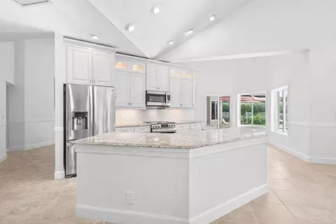5986 Vista Linda Ln, Boca Raton, FL 33433