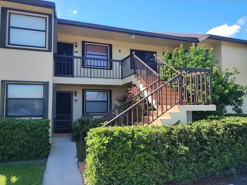 4693 Lucerne Lakes Blvd #202, Lake Worth, FL 33467