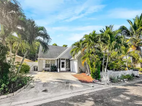 6058 Bania Wood Cir, Lake Worth, FL 33462