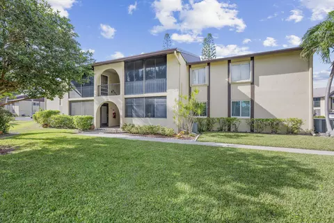 313 Pine Ridge Circle Cir #C-2, Greenacres, FL 33463