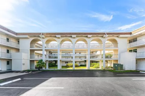 5701 NW 2nd Avenue 105, Boca Raton, FL 33487