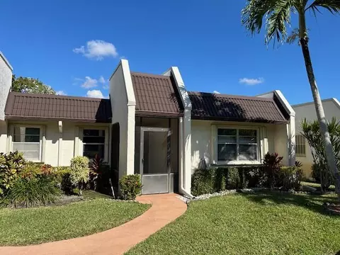 109 Lake Susan Dr, West Palm Beach, FL 33411