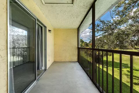 1529 Meadows Cir W, Boynton Beach, FL 33436