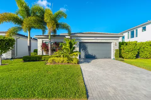8281 Oceanus Dr, Boca Raton, FL 33496