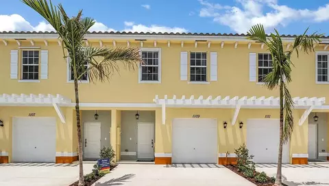 1027 NW 40th, Lauderhill, FL 33313