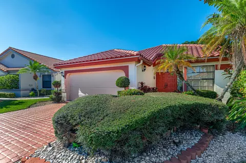 10826 White Aspen Ln, Boca Raton, FL 33428