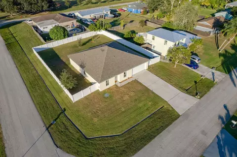597 NW Kilpatrick Ave, Port Saint Lucie, FL 34983