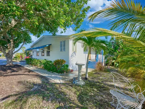 11055 SE Federal Hwy #86, Hobe Sound, FL 33455