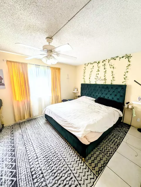 7960 NW 50th St #104, Lauderhill, FL 33351