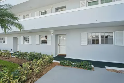 157 Atlantis Blvd #104, Atlantis, FL 33462