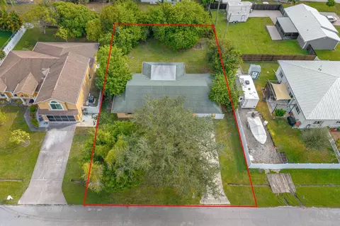 2491 SE Whitehorse, Port Saint Lucie, FL 34984
