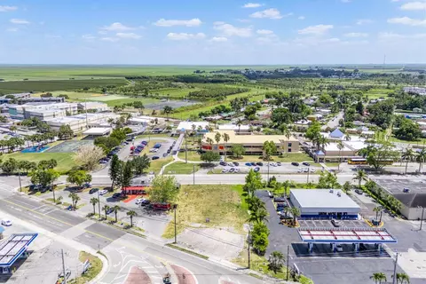 700 Larrimore Rd, Pahokee, FL 33476