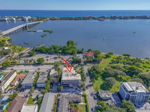129 S Golfview Rd #7, Lake Worth Beach, FL 33460