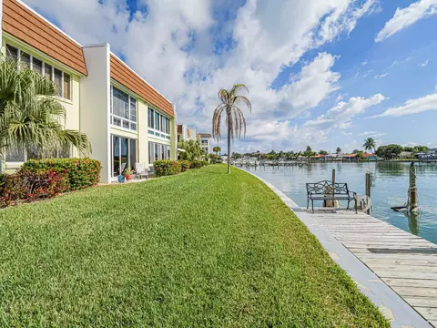 1315 Bayshore Dr #204, Fort Pierce, FL 34949