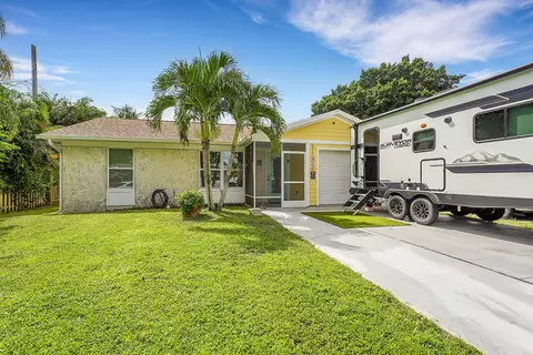 3004 SE Bamboo St, Stuart, FL 34997