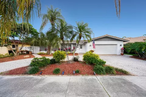 2102 NE 68th St, Fort Lauderdale, FL 33308