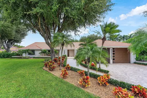 8274 Sawpine Rd, Delray Beach, FL 33446