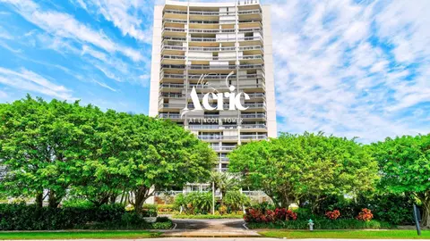 2400 Presidential Way #2006, West Palm Beach, FL 33401
