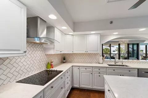 Kitchen - 19670 Beach Rd #B303, Jupiter, FL 33469 photo 4 of 6