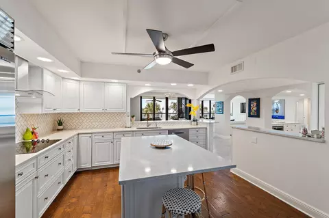Kitchen - 19670 Beach Rd #B303, Jupiter, FL 33469 photo 3 of 6