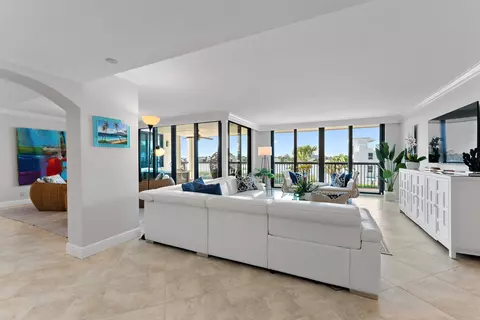 Living - 19670 Beach Rd #B303, Jupiter, FL 33469 photo 7 of 11