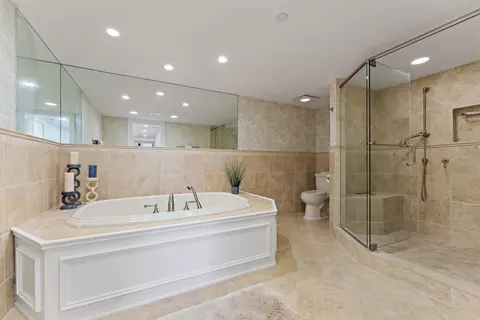 Bath - 19670 Beach Rd #B303, Jupiter, FL 33469 photo 5 of 9
