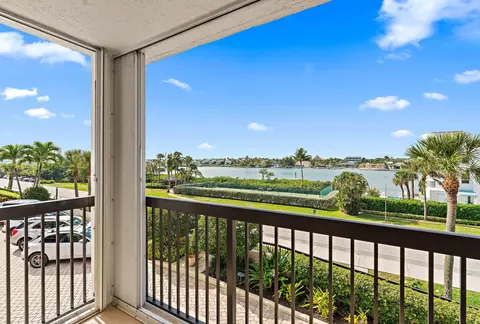 View/Area - 19670 Beach Rd #B303, Jupiter, FL 33469 photo 2 of 30