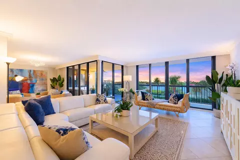 Living - 19670 Beach Rd #B303, Jupiter, FL 33469 photo 1 of 11