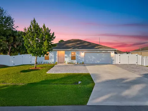 949 SW Fisherman Ave, Port Saint Lucie, FL 34953