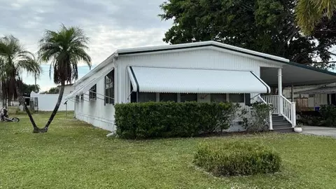 7560 SEagle Ave, Hobe Sound, FL 33455