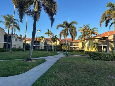 1239 SW 46th Ave #906, Pompano Beach, FL 33069