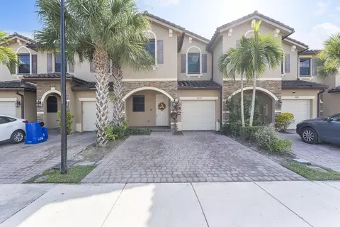 5436 NW 27th St, Margate, FL 33063