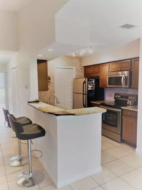 815 W Boynton Beach Blvd #15-204, Boynton Beach, FL 33426