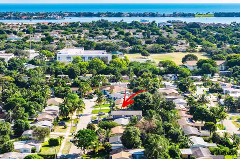 350 NE 27th Ct, Boynton Beach, FL 33435