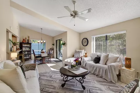 1406 Maplewood Dr, Greenacres, FL 33415