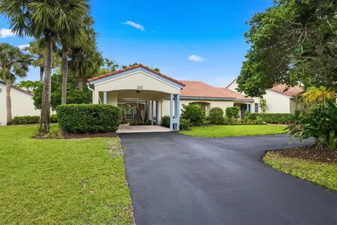 2458 Vista Del Prado Dr, Wellington, FL 33414