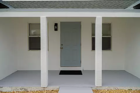 908 W 5th St, Riviera Beach, FL 33404