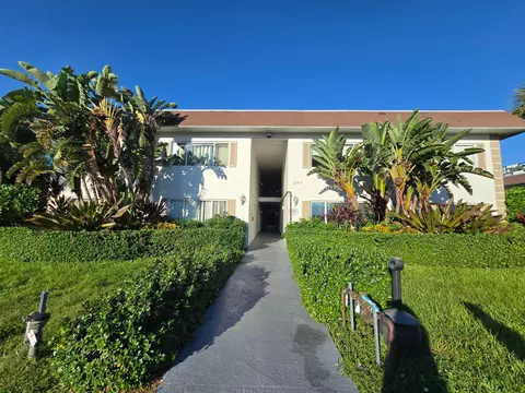 201 SE 6th Ave #16, Pompano Beach, FL 33060