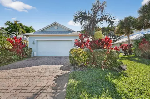 447 11th Sq SW, Vero Beach, FL 32962