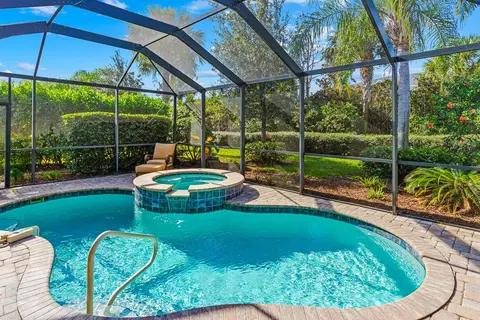 568 SE Monet Dr, Port Saint Lucie, FL 34984