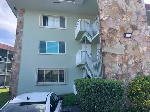 3300 Springdale Blvd #201, Palm Springs, FL 33461