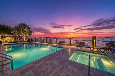 41 SW Seminole St #205, Stuart, FL 34994