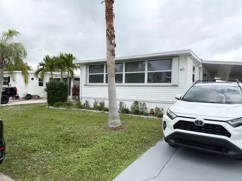40 Florida Way, Port Saint Lucie, FL 34952