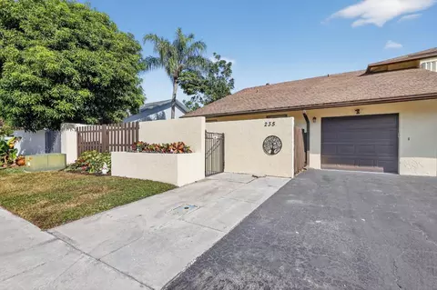 235 SW 29th Ave, Delray Beach, FL 33445