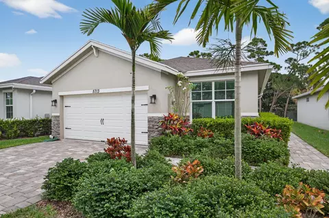 5713 SE Kawana Trl, Hobe Sound, FL 33455