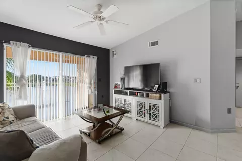 271 SW Palm Dr #304, Port Saint Lucie, FL 34986