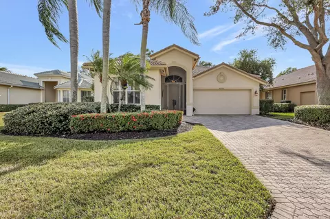 8929 First Tee Rd, Port Saint Lucie, FL 34986